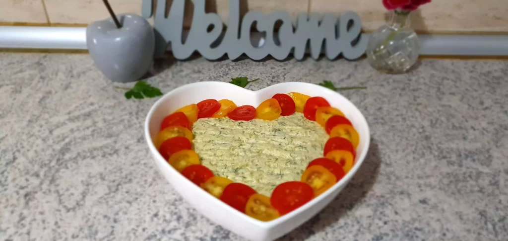 Salata de dovlecei cu iaurt grecesc si usturoi