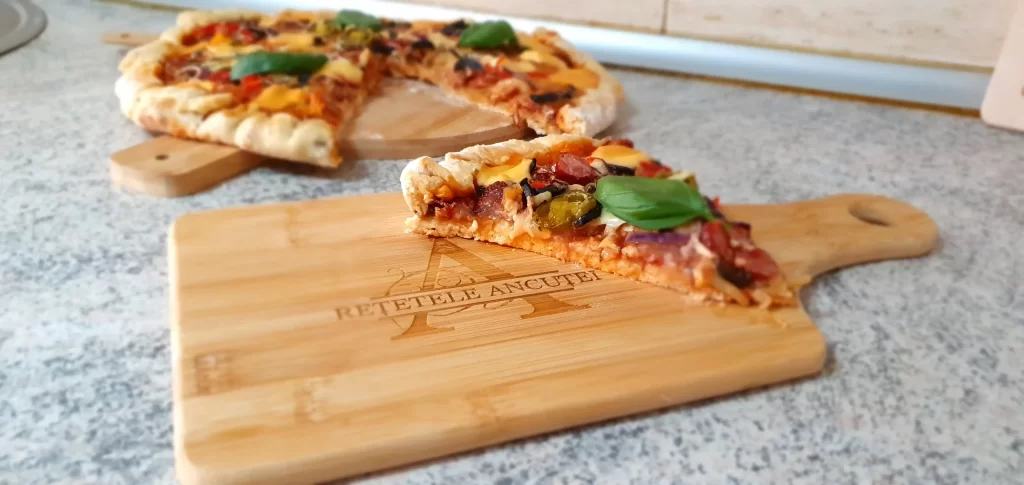 Aluat crocant pufos și subțire de pizza – rețeta perfectă pentru acasă 10 aluat crocant pufos si subtire de pizza facut in casa