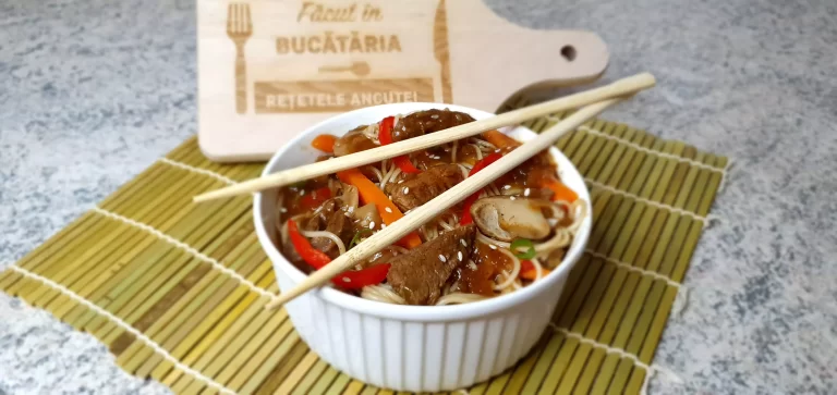 Retete Internationale 23 Noodles cu vita si legume
