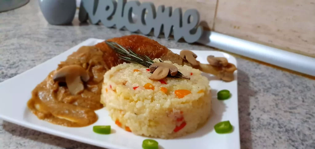 Orez de Legume cu Friptura si Sos de Ciuperci 6 Orez de legume cu friptura si sos de ciuperci
