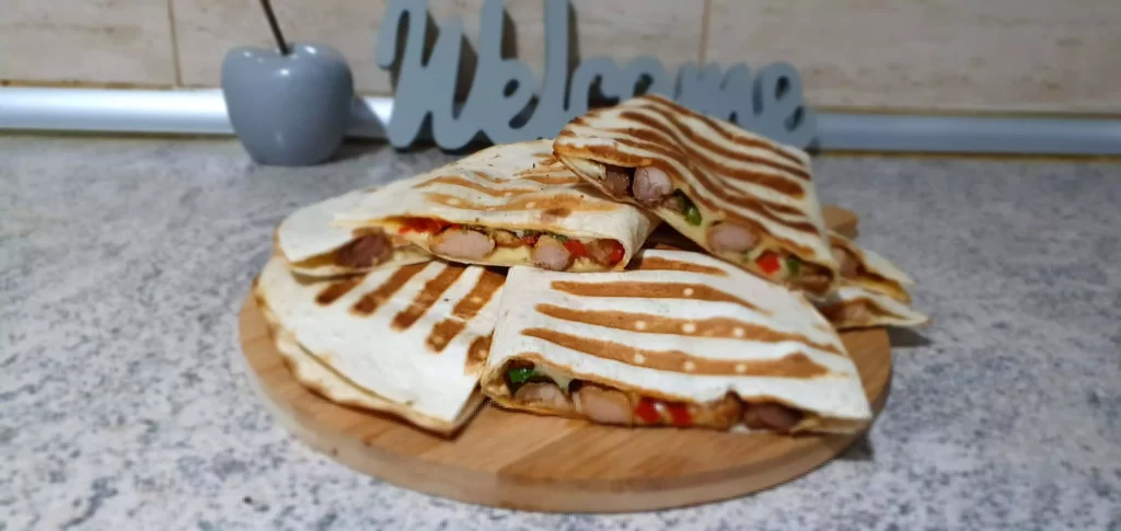 Quesadilla cu Carne de Curcan 1 Quesadilla cu carne de curcan