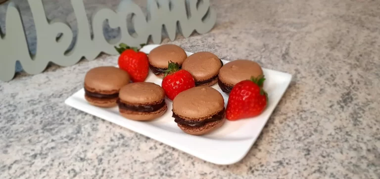 Retete Internationale 21 Macarons cu ganache de ciocolata