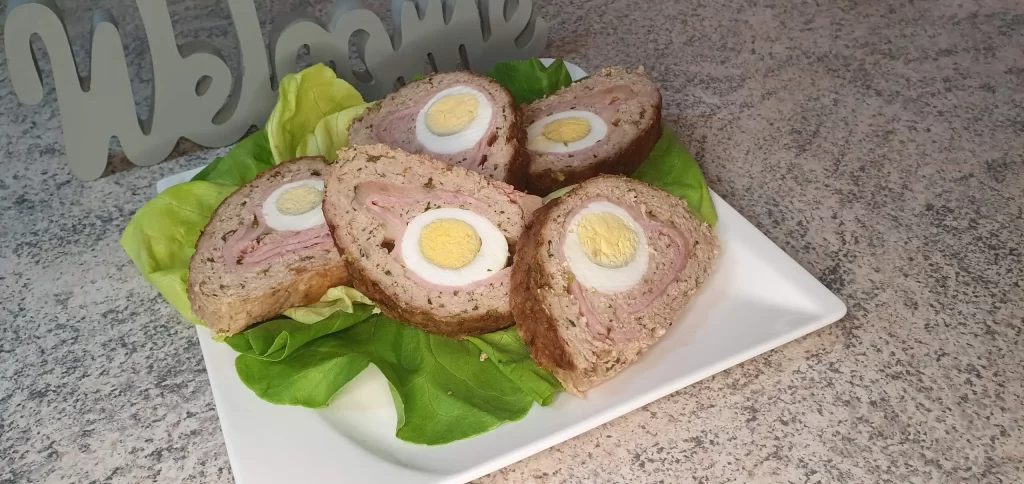 Rulada din carne tocata si oua fierte