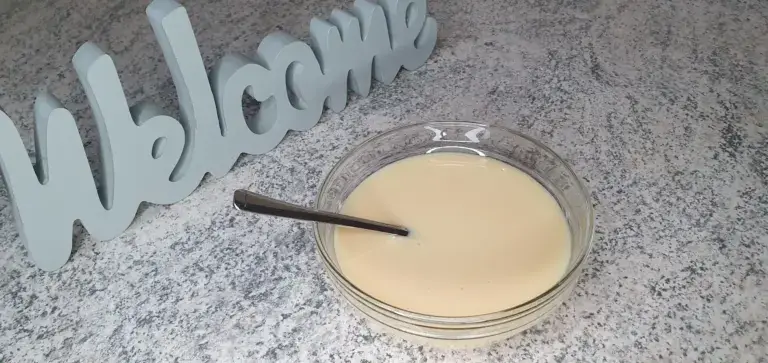 Retete Internationale 20 Lapte condesansat facut in casa, cu doar 2 ingrediente