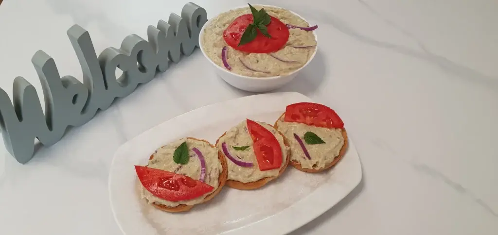 Salata de vinete cu ceapa rosie si maioneza 39 salata de vinete cu ceapa rosie si maioneza