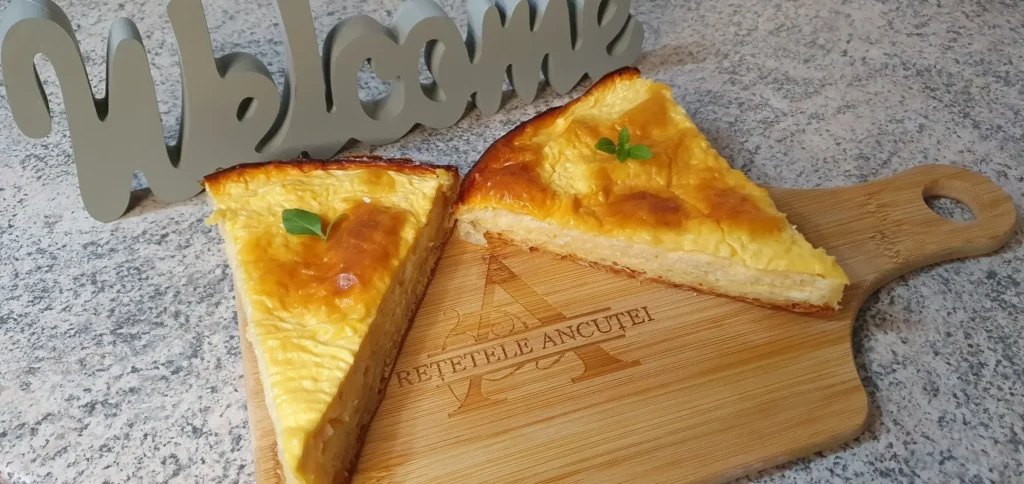 Placinta Dobrogeana cu branza sarata